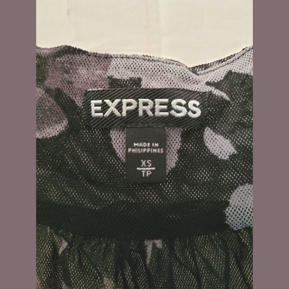 EXPRESS Chiffon Sleeveless Floral Top XS Gray Black Pink Ruffle Surplice Fairy - Picture 5 of 6